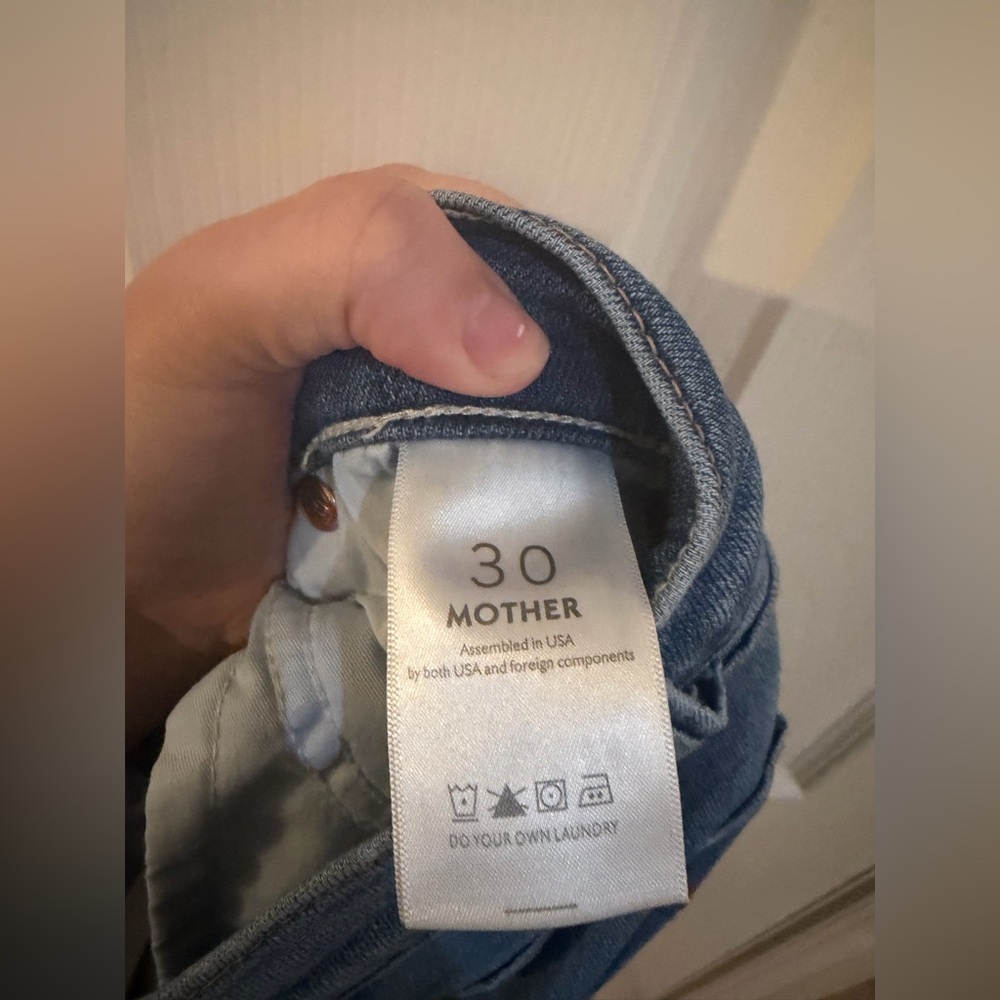 MOTHER Light Wash Ankle Fray Hem Jeans | High Rise Raw Hem Denim | Size 30 - Picture 10 of 13